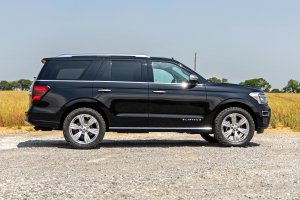 Ford Expedition Suspension Lift Kit - Front - Rough Country - 1 Inch Leveling Kit - '18-'23